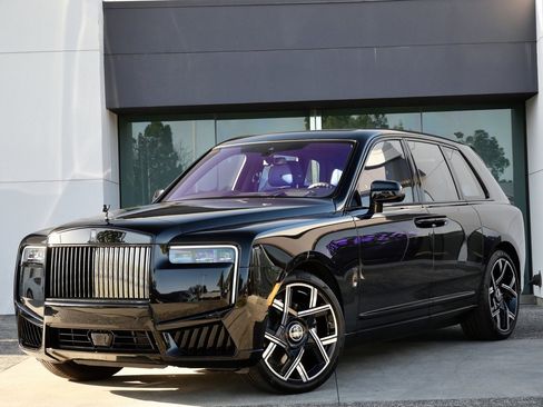 New 2026 Rolls-Royce Cullinan Black Badge image 1