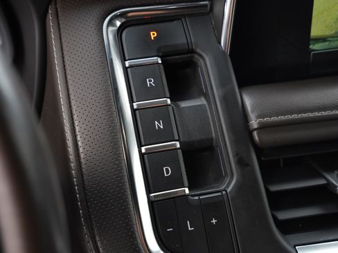 Used 2023 GMC Yukon SLT RWD image 14