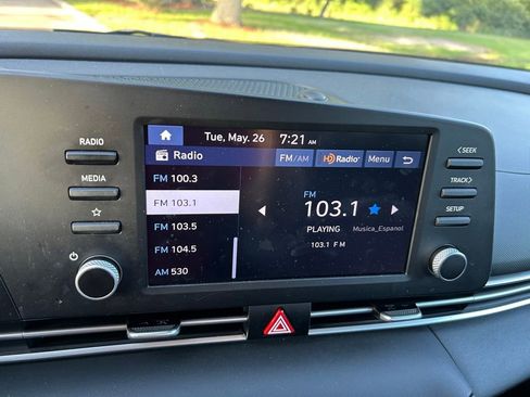Used 2025 Hyundai Elantra SE FWD image 23