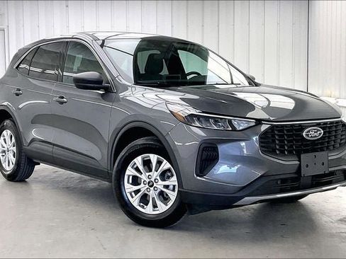 Used 2023 Ford Escape Active AWD/4WD image 1