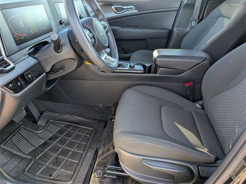 Used 2024 Kia Sportage LX image 15