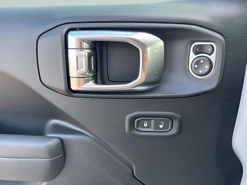 New 2025 Jeep Gladiator Nighthawk image 8