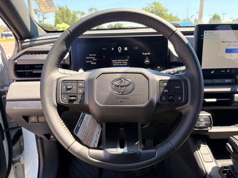 Used 2026 Toyota RAV4 SE AWD/4WD image 18
