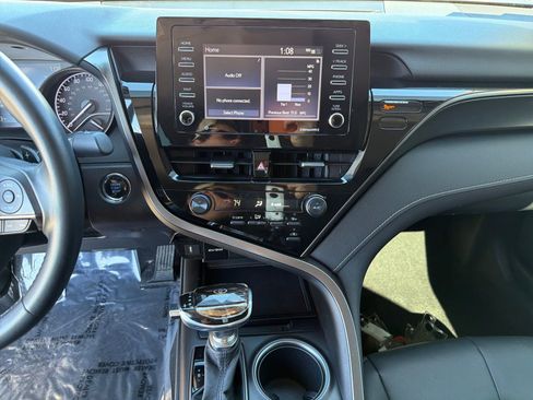 Used 2021 Toyota Camry SE image 17