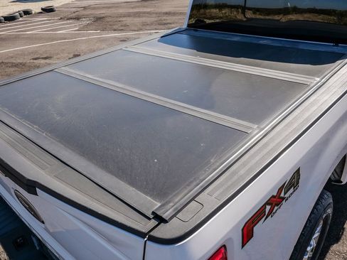 Used 2017 Ford F250 Lariat w/ Chrome Package image 12