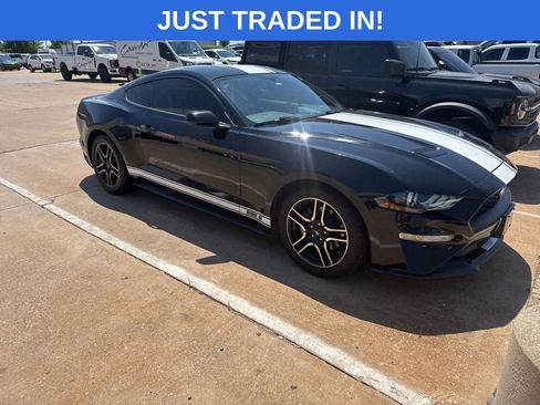 Used 2020 Ford Mustang Coupe RWD image 1