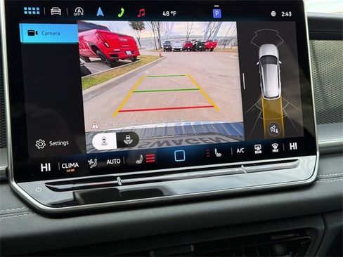 Certified 2025 Volkswagen Tiguan SE image 17