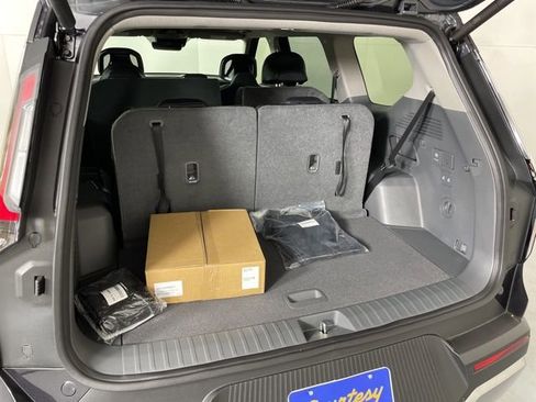 New 2026 Kia EV9 Wind image 38