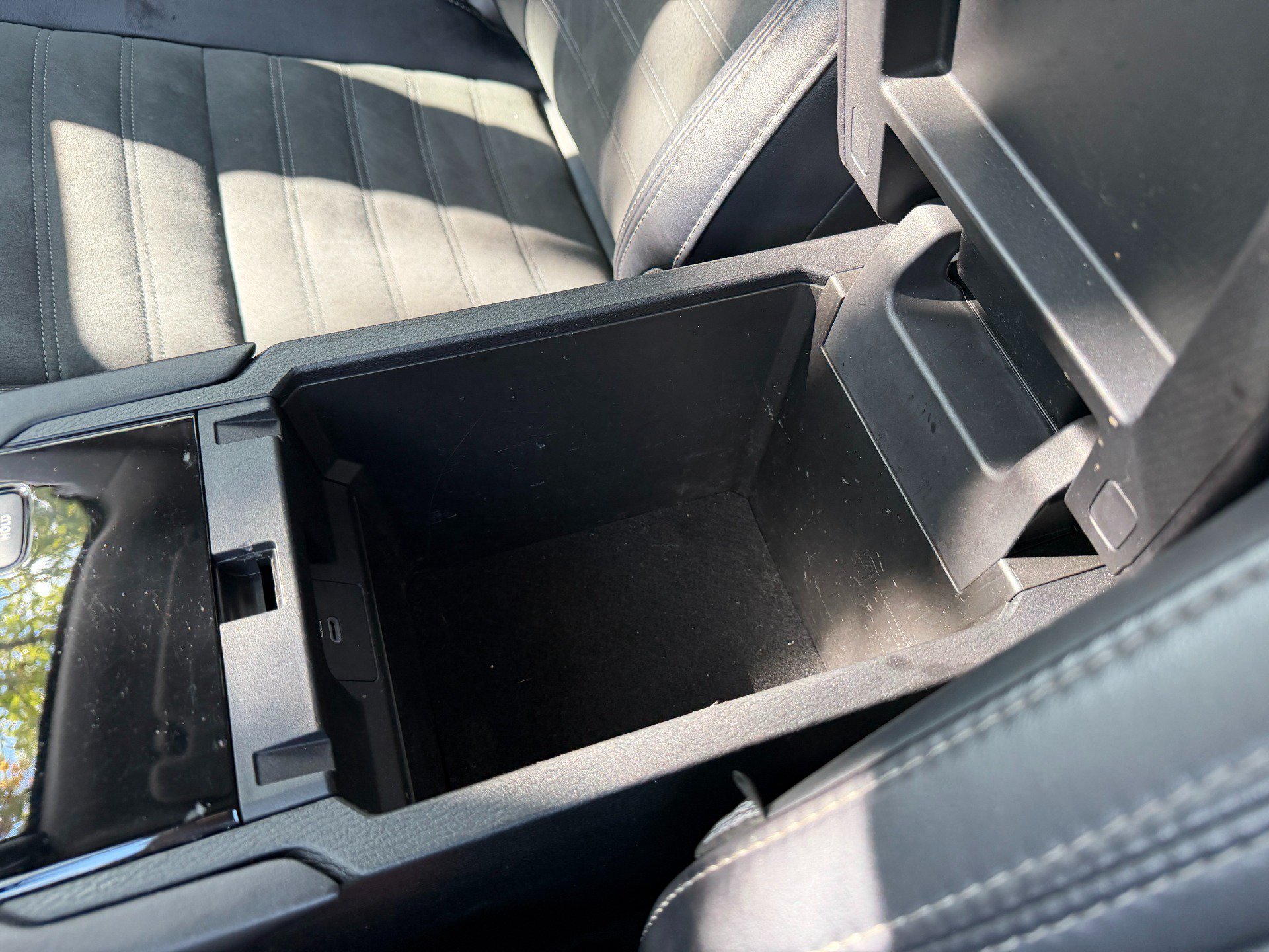 Used 2025 Mitsubishi Outlander SE FWD image 45