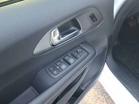 New 2026 Chrysler Pacifica Select image 10