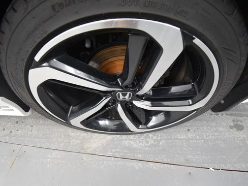 Used 2018 Honda Accord Sport image 9