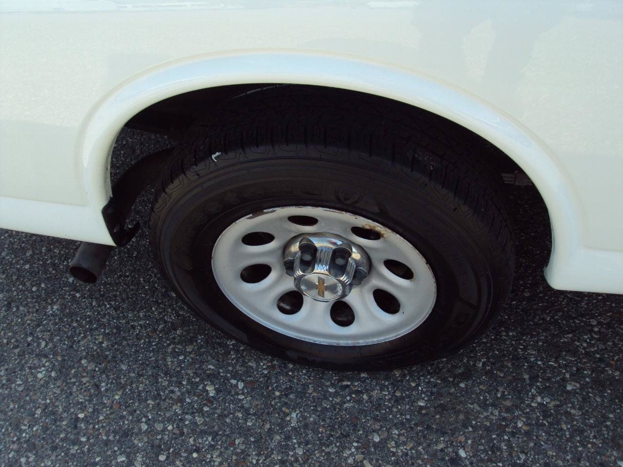 Used 2013 Chevrolet Express 1500 LT w/ LT Preferred Equipment Group AWD/4WD image 31