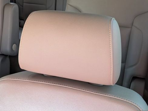 Used 2016 Chevrolet Suburban LTZ AWD/4WD image 18