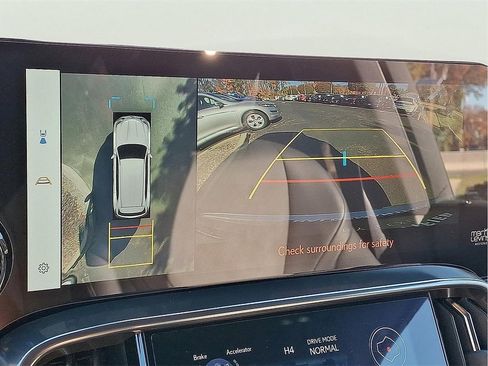 Used 2023 Lexus LX 600 4WD w/ Luxury Package image 21