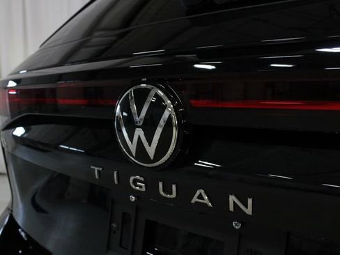 New 2026 Volkswagen Tiguan SE AWD/4WD image 31