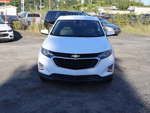 Used 2019 Chevrolet Equinox LT FWD image 3