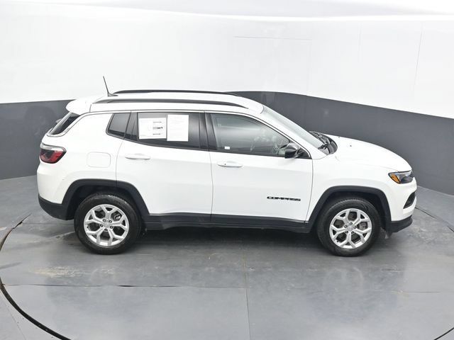 Used 2024 Jeep Compass Latitude AWD/4WD image 51