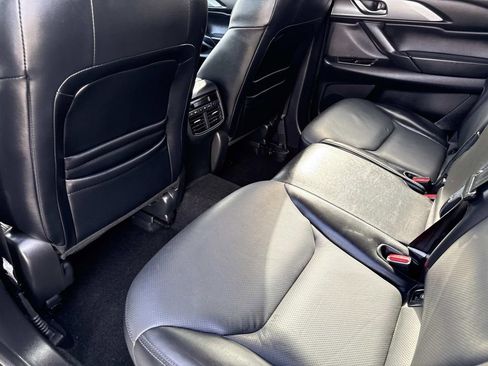 Used 2022 MAZDA CX-9 Touring image 16