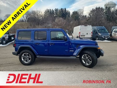 Used 2018 Jeep Wrangler Unlimited Sahara w/ Cold Weather Group image 4
