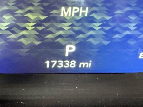 Certified 2023 Jeep Gladiator Rubicon w/ Cold Weather Group image 30