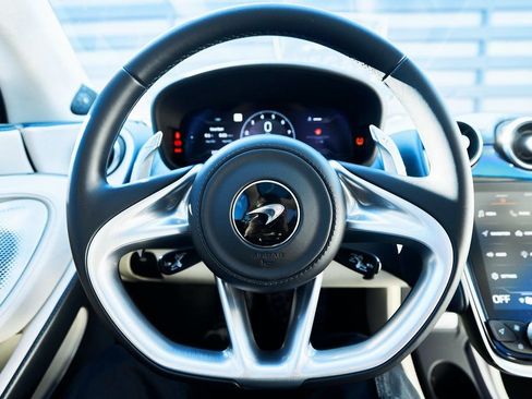 Used 2022 McLaren GT RWD image 47