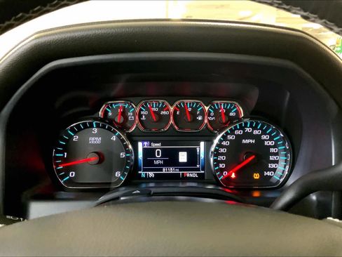 Used 2018 Chevrolet Silverado 1500 High Country image 25