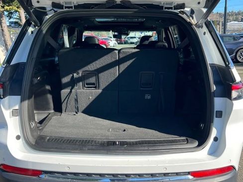 Used 2024 Jeep Grand Cherokee L Limited w/ Luxury Tech Group II image 11