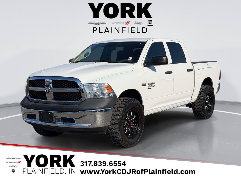 Used 2020 RAM 1500 4x4 Crew Cab Classic w/ Chrome Appearance Group image 1