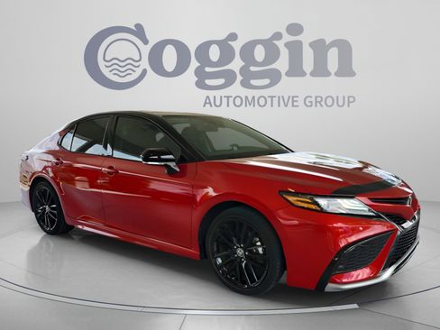 Used 2023 Toyota Camry XSE FWD image 7