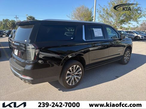 Used 2025 Chevrolet Suburban High Country image 7