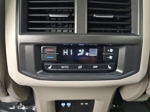 Used 2023 Volkswagen Atlas SEL Premium AWD/4WD image 31