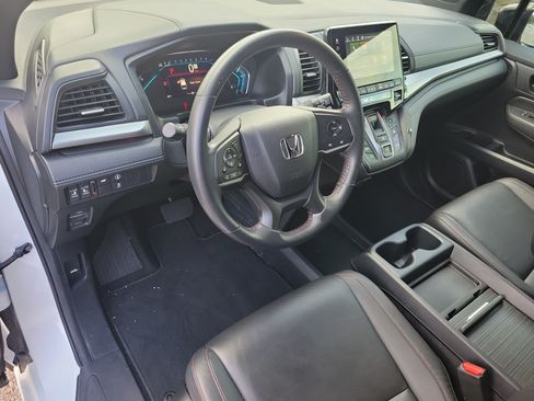 Used 2024 Honda Odyssey Sport image 12