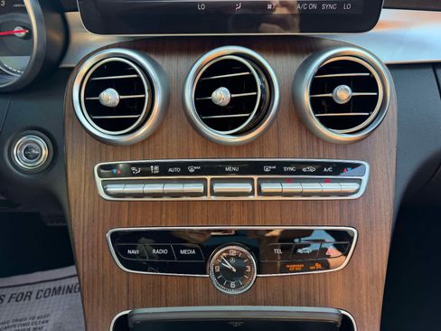 Used 2019 Mercedes-Benz C 300 4MATIC Sedan image 23