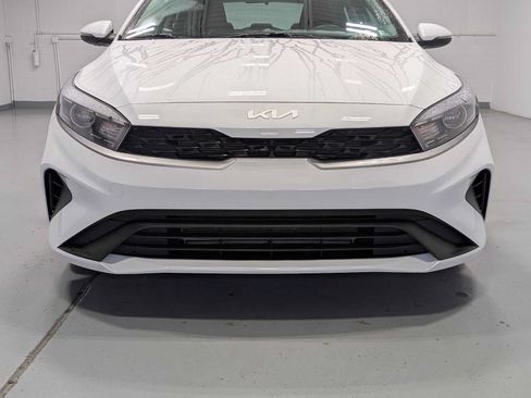 Used 2024 Kia Forte LXS w/ LXS Technology Package FWD image 2