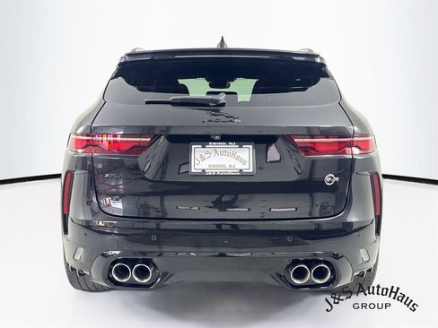 Used 2022 Jaguar F-PACE SVR AWD/4WD image 6