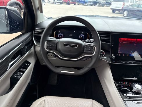 Used 2022 Jeep Wagoneer Series III w/ Convenience Group I image 22