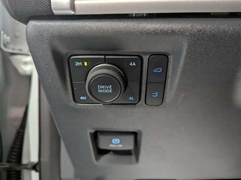 Used 2025 Ford Expedition Active AWD/4WD image 24