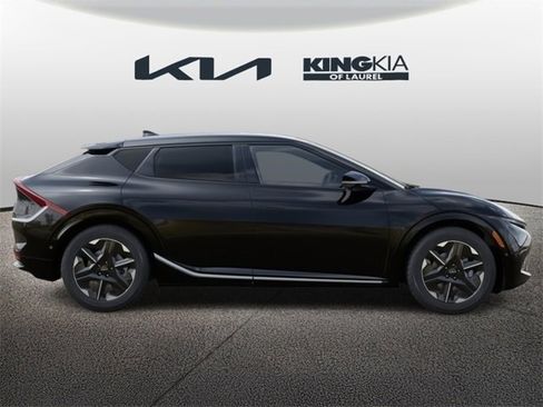 New 2025 Kia EV6 Wind image 8