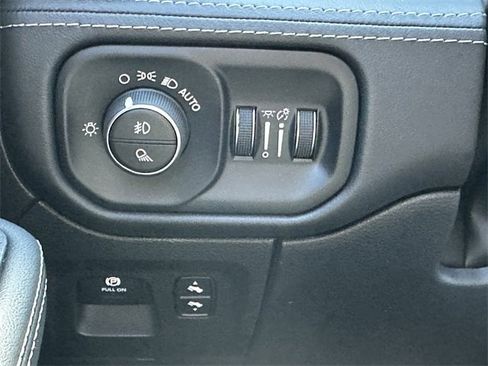 New 2025 RAM 1500 Limited image 31