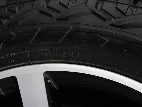 Used 2018 Toyota 4Runner Limited image 36