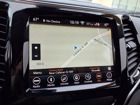 Used 2019 Jeep Cherokee Limited image 18