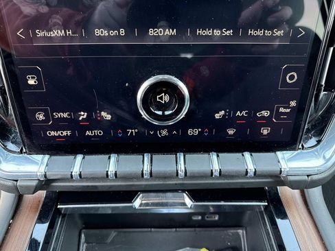 Used 2025 GMC Yukon Denali image 19