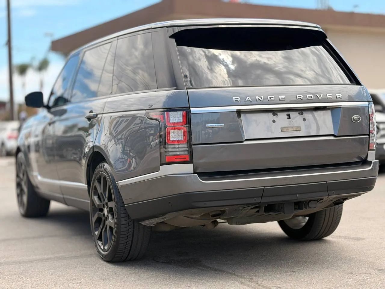 Used 2015 Land Rover Range Rover Long Wheelbase Supercharged AWD/4WD image 12