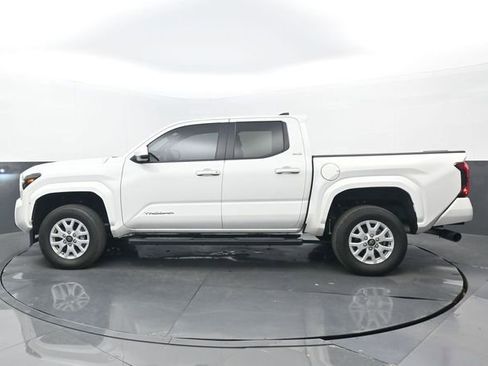 Used 2024 Toyota Tacoma SR5 image 7