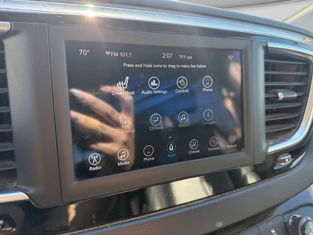 Used 2018 Chrysler Pacifica Touring-L FWD image 27