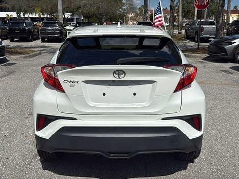 Used 2021 Toyota C-HR XLE image 6