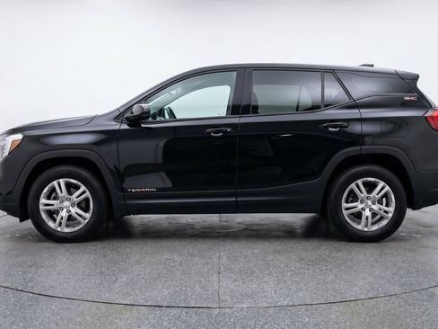 Used 2024 GMC Terrain SLE FWD image 5
