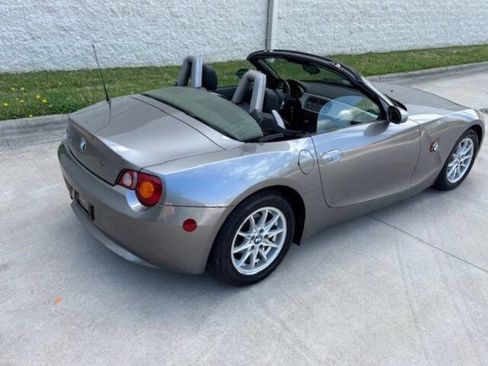 Used 2003 BMW Z4 2.5i image 2