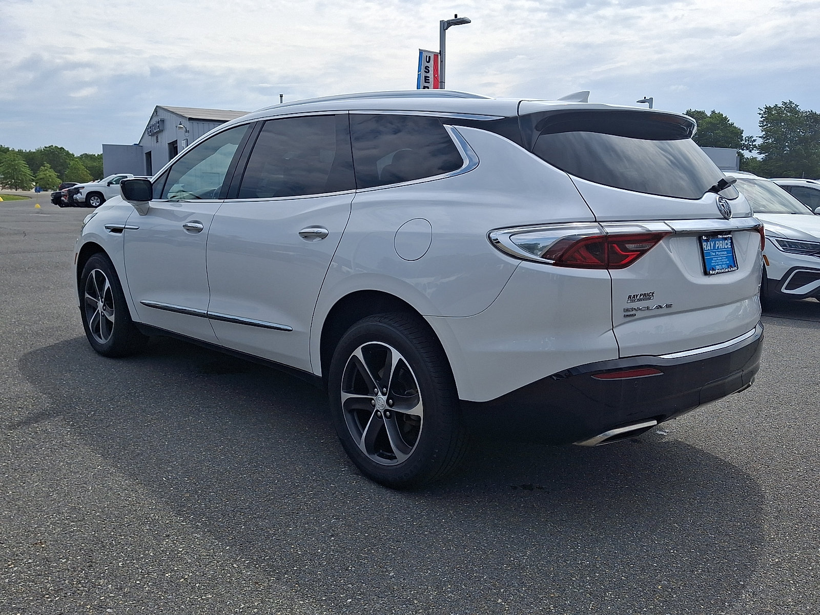 Used 2022 Buick Enclave Essence w/ Experience Buick Package AWD/4WD image 4