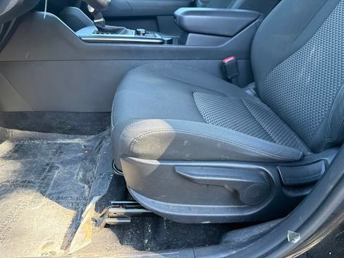 Used 2024 Kia Sportage LX AWD/4WD image 16